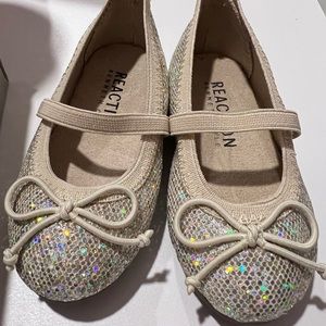 NIB-Kenneth Cole toddler shoes size 5